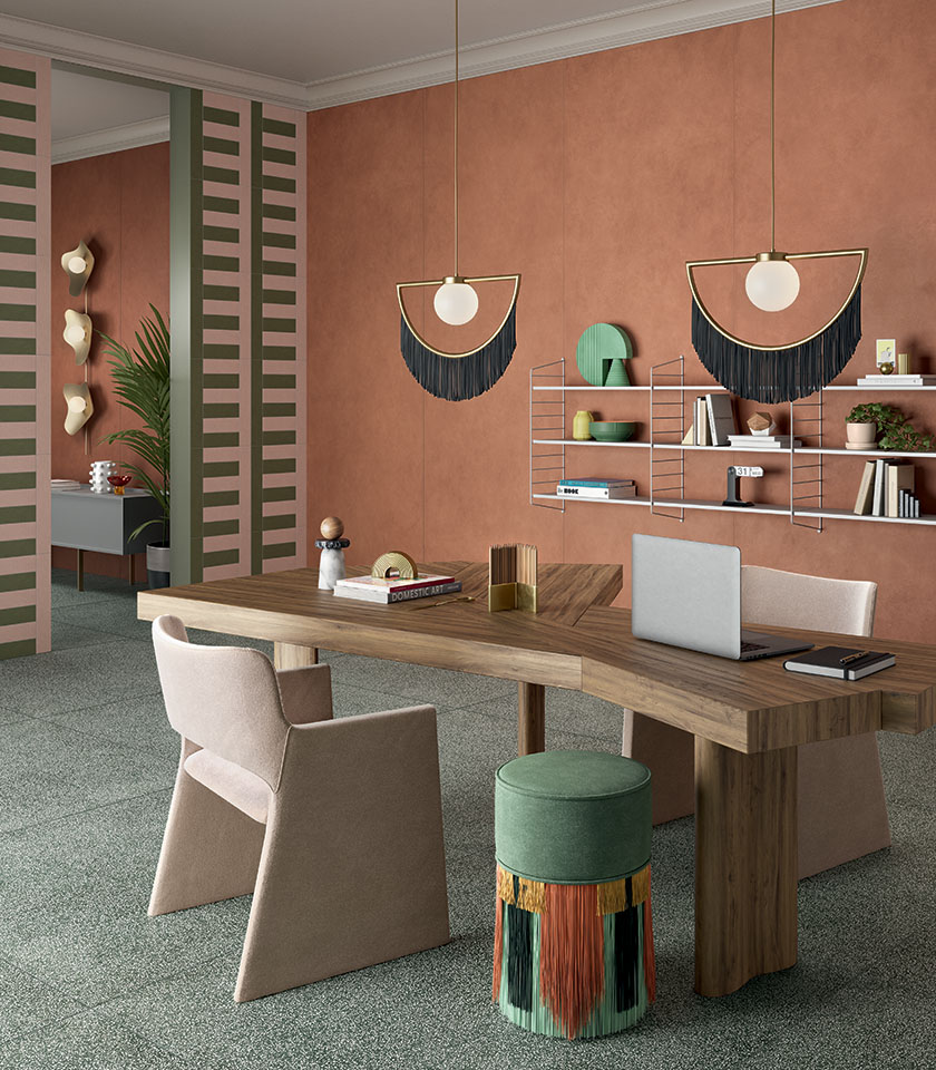 Entdecken Sie, wie sich farbige Oberflächen, ausdrucksstarke Texturen und geometrische Muster von Lea Ceramiche zu modernen, originellen und charaktervollen Innenräumen kombinieren lassen.